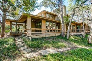 photo 1 of 7235 Valley View Pl, Dallas, TX 75240