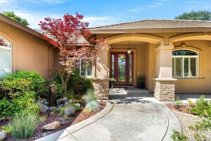 photo 1 of 9845 Spyglass Cir, Auburn, CA 95602