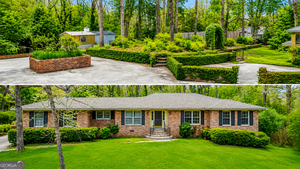 photo 1 of 858 Fair Oaks Dr, Macon, GA 31204