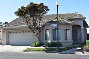 photo 1 of 829 E Green Acres Dr, Fresno, CA 93720