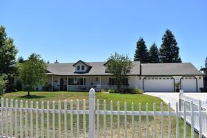 photo 1 of 16398 Anaconda Rd, Madera, CA 93636