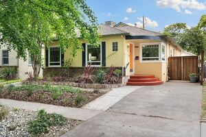 photo 1 of 1925 4th Ave, Sacramento, CA 95818