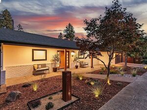 photo 1 of 921 Underhills Rd, Oakland, CA 94610