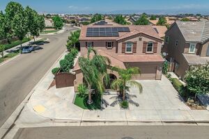 photo 1 of 3609 Flint Ave, Clovis, CA 93619