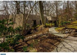 photo 1 of 285 Highview Dr, Wayne, PA 19087