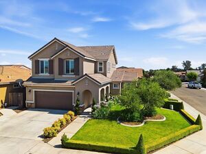 photo 1 of 3408 Sussex Ave, Clovis, CA 93619