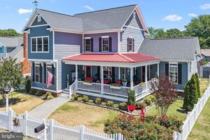 photo 1 of 1010 Monroe Bay Ave, Colonial Beach, VA 22443