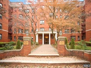photo 1 of 100 Prospect Ave Apt 5D, Hackensack, NJ 07601
