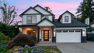 photo 1 of 1040 Donna Lynn Way, Gladstone, OR 97027
