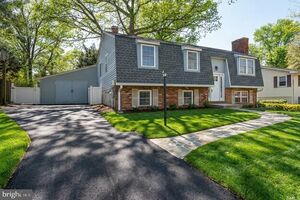photo 1 of 1075 Sun Valley Dr, Annapolis, MD 21409