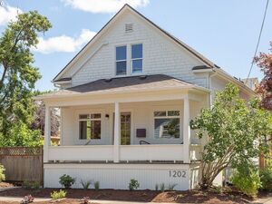 photo 1 of 1202 NE Beech St, Portland, OR 97212