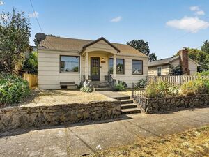 photo 1 of 6128 SE Center St, Portland, OR 97206