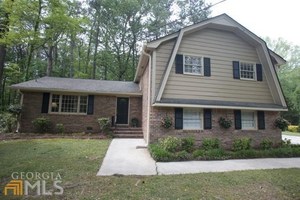 photo 1 of 2533 Ferndale Ln, Snellville, GA 30078