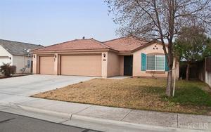 photo 1 of 1052 W Minaret Pl, Hanford, CA 93230