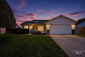 photo 1 of 1806 S Camas St, Nampa, ID 83686