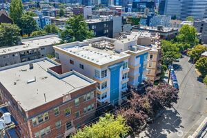 photo 1 of 717 E Denny Way #3A, Seattle, WA 98122