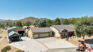 photo 1 of 11734 Chisholm Ct, Agua Dulce, CA 91390