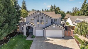 photo 1 of 1888 El Paso Ave, Clovis, CA 93611