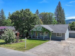 photo 1 of 374 Dixon St, Priest River, ID 83856