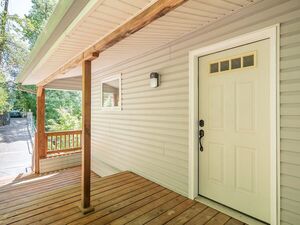 photo 1 of 1120 SW Broadway Dr, Portland, OR 97201
