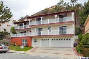 photo 1 of 3381 Oakmont View Dr, Glendale, CA 91208