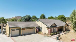 photo 1 of 11734 Chisholm Ct, Agua Dulce, CA 91390