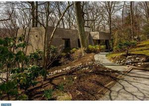 photo 1 of 285 Highview Dr, Wayne, PA 19087