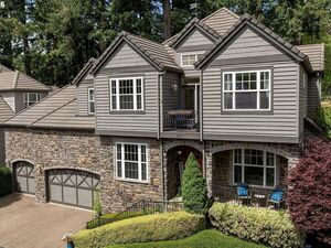 photo 1 of 2613 Beacon Hill Dr, West Linn, OR 97068