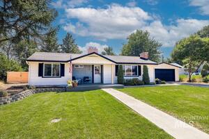 photo 1 of 210 Marvin St, Caldwell, ID 83605