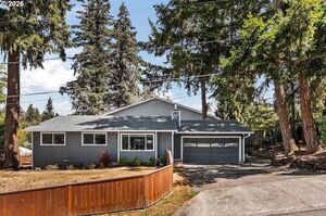 photo 1 of 4443 SW Coronado St, Portland, OR 97219
