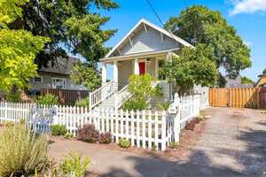 photo 1 of 6402 SE 89TH AVE Portland, OR 97266