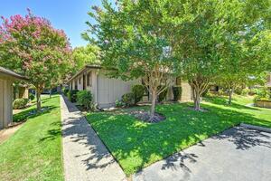 photo 1 of 5510 Chianti Way, Citrus Heights, CA 95610