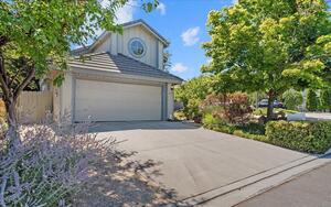photo 1 of 6353 Copper Creek Ct, Reno, NV 89519