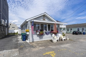 photo 1 of 14 Manchester St #1, Hampton, NH 03842