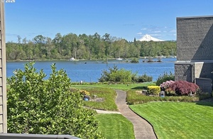 photo 1 of 5624 S Riverside Ln #8, Portland, OR 97239
