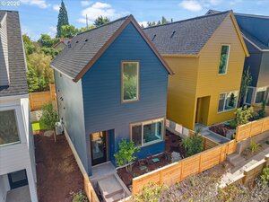 photo 1 of 4124 SE Franklin St, Portland, OR 97202