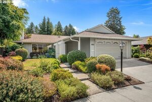 photo 1 of 10160 SW Century Oak Dr, Tigard, OR 97224
