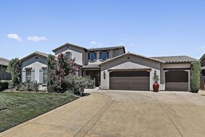 photo 1 of 3225 Lexington Ave, Clovis, CA 93619