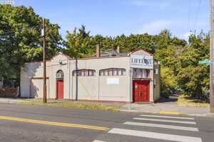 photo 1 of 5949 N ALBINA AVE Portland, OR 97217