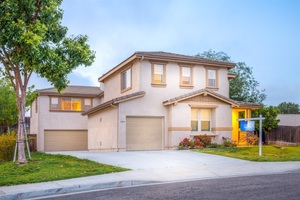 photo 1 of 1006 Greenway Rd, Oceanside, CA 92057