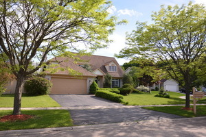 photo 1 of 13 Brompton Ct, Bolingbrook, IL 60440