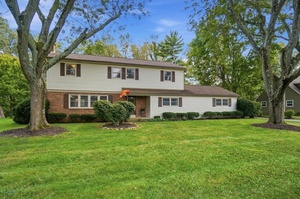 photo 1 of 9573 Circle Dr E, Pickerington, OH 43147