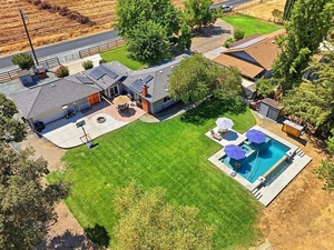 photo 1 of 6267 E Jahant Rd, Acampo, CA 95220