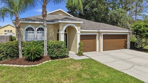photo 1 of 5553 Braddock Dr, Zephyrhills, FL 33541