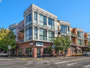 photo 1 of 838 SE 38th Ave Unit 306, Portland, OR 97214
