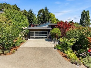 photo 1 of 3046 SW Manning St, Seattle, WA 98126