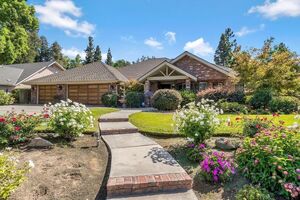 photo 1 of 1721 W Wrenwood Ave, Fresno, CA 93711