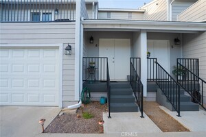photo 1 of 2104 Raymond #4, Altadena, CA 91001