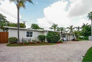photo 1 of 8601 SW 70th ST, Miami, FL 33143