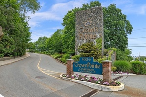 photo 1 of 406 Paradise Rd Unit 3H, Swampscott, MA 01907